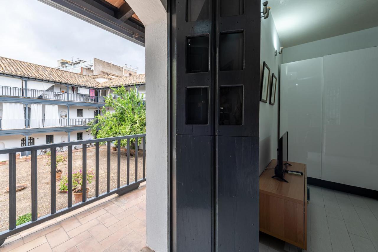 Apartamento En Monumento Historico Nacional Corral Del Conde-Duque De Olivares — Photos 3